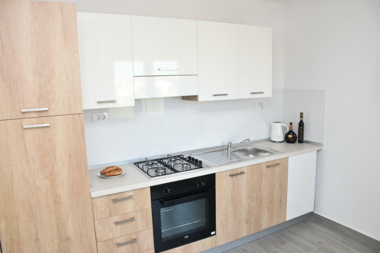 Apartments Mino Ražanac Eksteriør billede