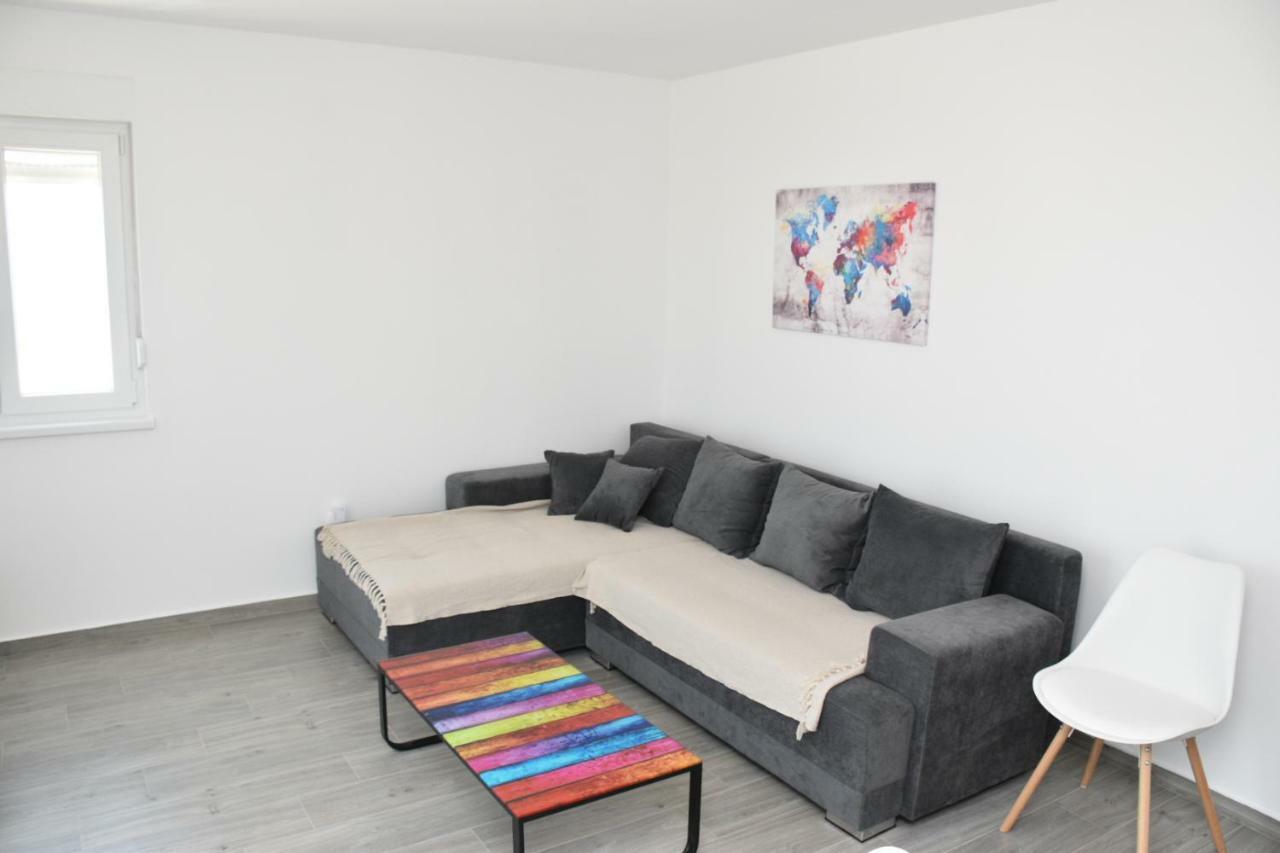 Apartments Mino Ražanac Eksteriør billede