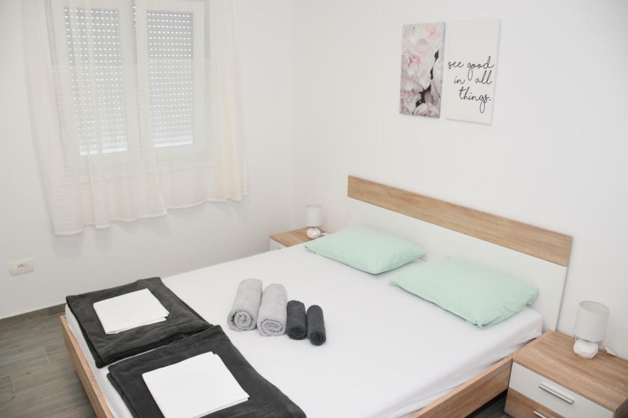 Apartments Mino Ražanac Eksteriør billede