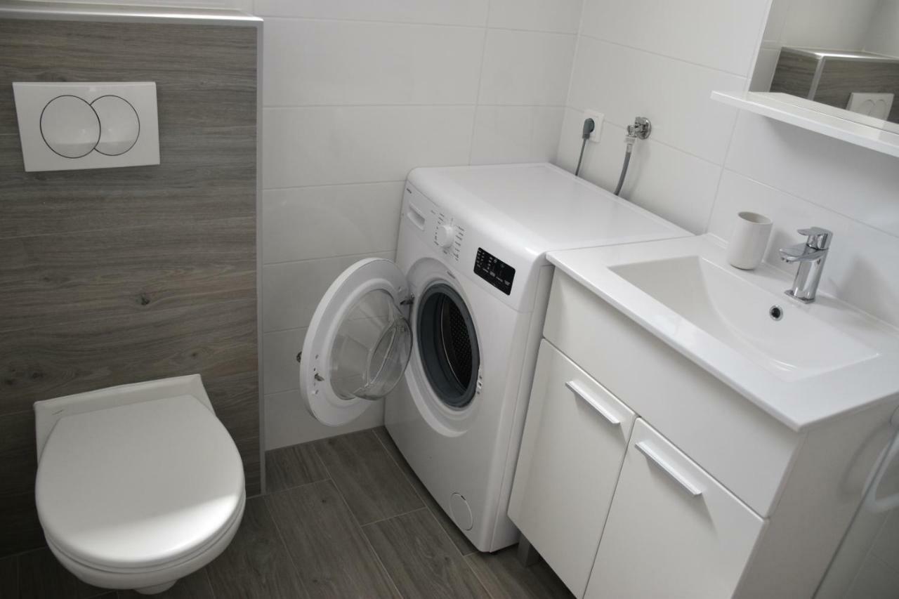 Apartments Mino Ražanac Eksteriør billede