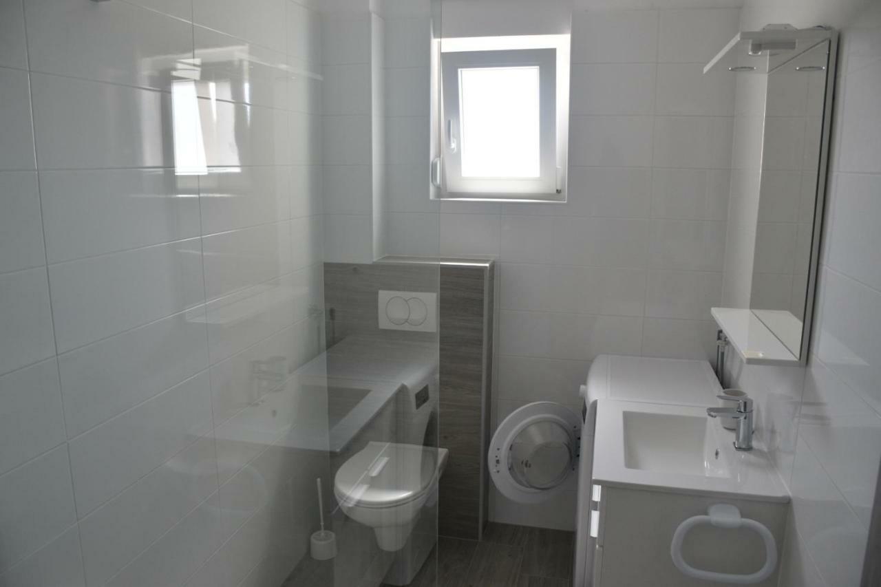 Apartments Mino Ražanac Eksteriør billede